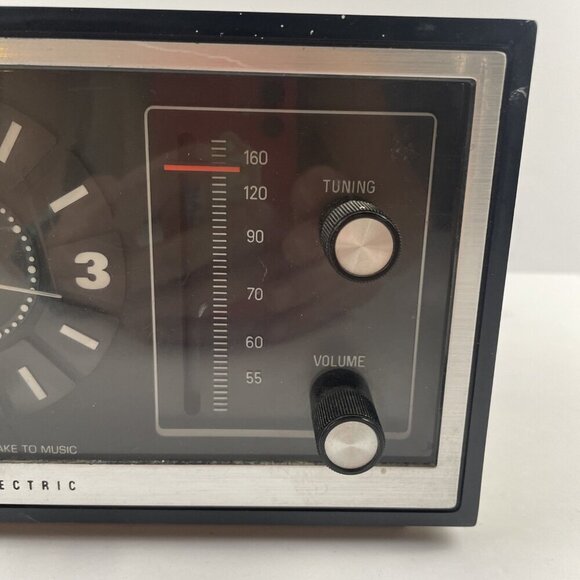 Vintage General Electric AM Radio Alarm Clock Model 7-4725A Working Retro 70s - Picture 3 of 10